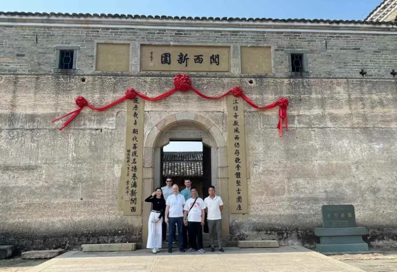 Forging Business, Forging Friendship: Το Yanming Metal Etching Factory εμβαθύνει τη συνεργασία με πελάτες από το εξωτερικό